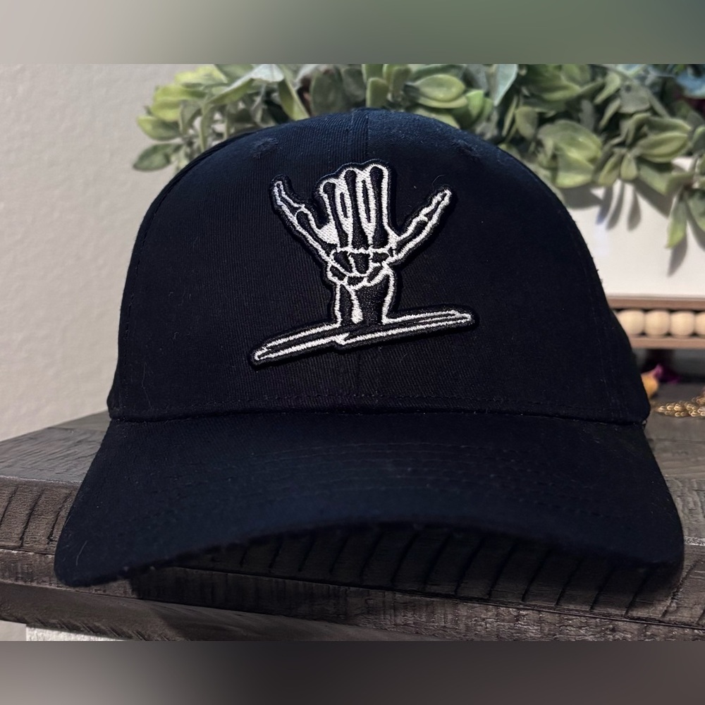 Shreddy snap back hat